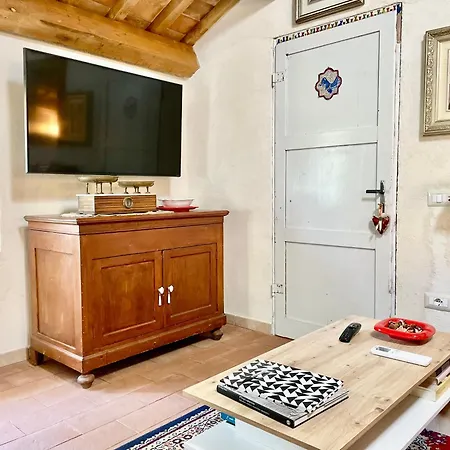 Rustico Con Jacuzzi Privata Bbq E 3 Holiday home *